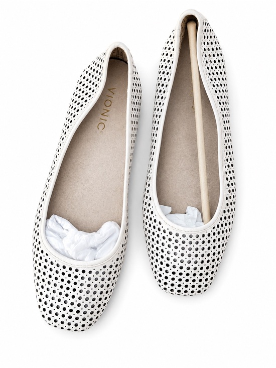 Vionic Shoes - Vionic Orinda Perforated Sea Salt Leather Size 8.5